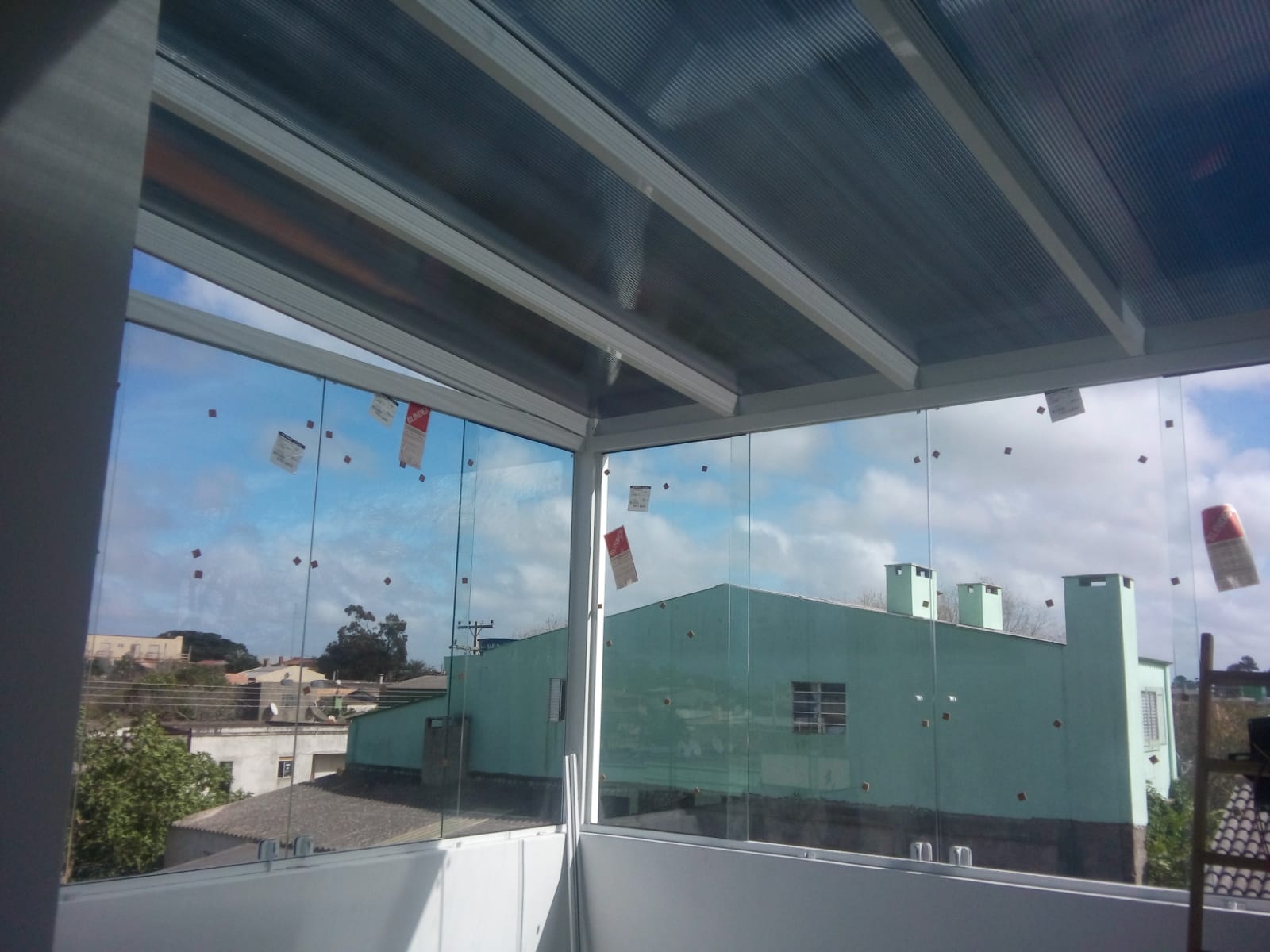 COBERTURAS TUBULARES COM POLICARBONATO